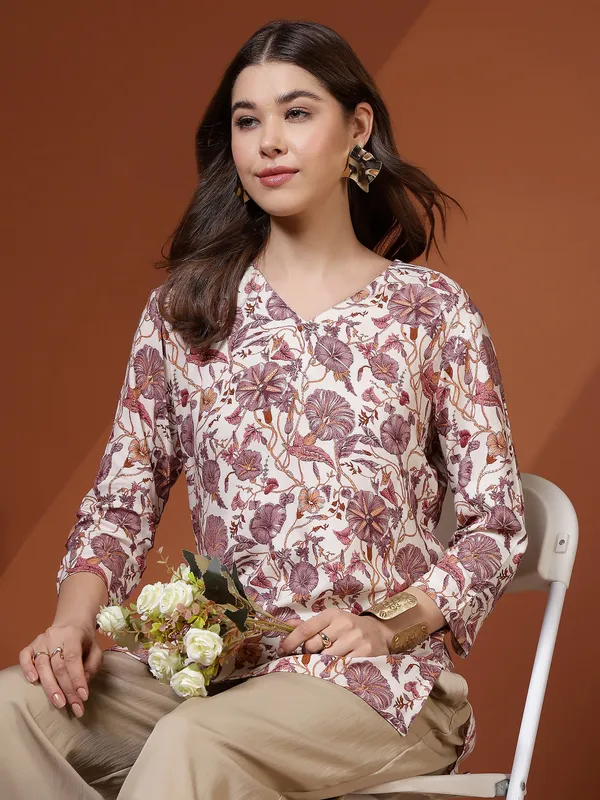 AMOUS-Stylish_Floral_Printed_Casual_Short_Kurti_for_Women