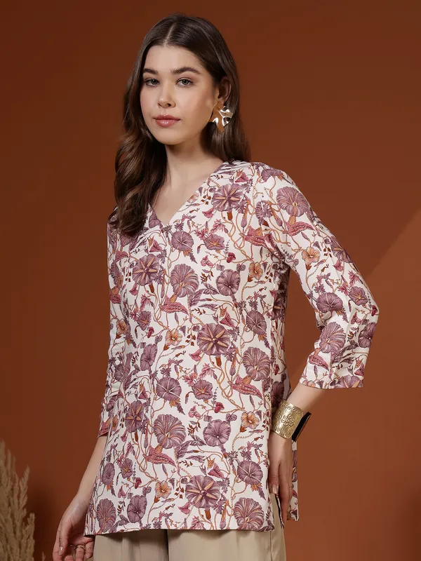 AMOUS-Stylish_Floral_Printed_Casual_Short_Kurti_for_Women