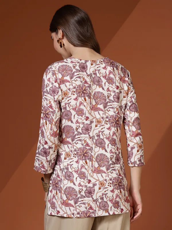 AMOUS-Stylish_Floral_Printed_Casual_Short_Kurti_for_Women