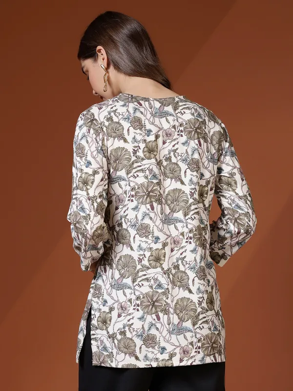 AMOUS-Stylish_Floral_Printed_Casual_Short_Kurti_for_Women