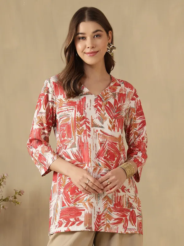 AMOUS-Women�s_Abstract_Print_Straight_Kurti_with_V-Neck