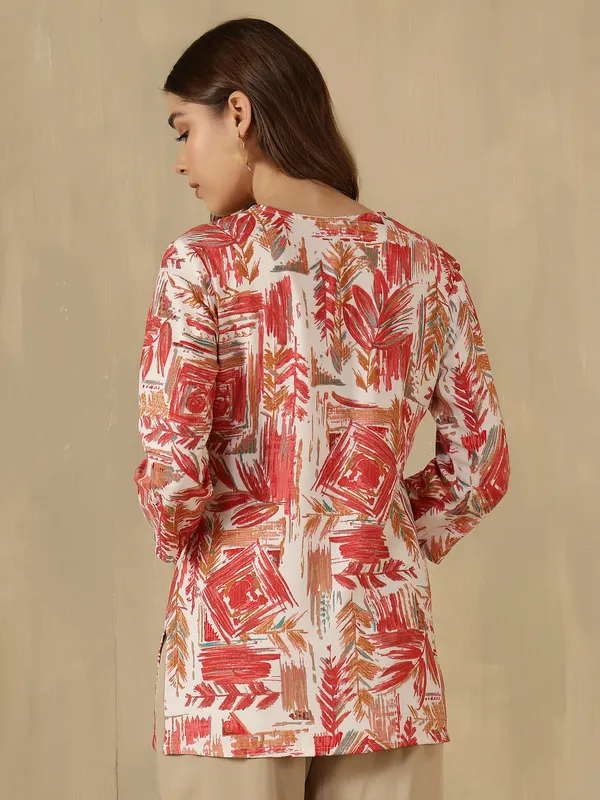 AMOUS-Women�s_Abstract_Print_Straight_Kurti_with_V-Neck