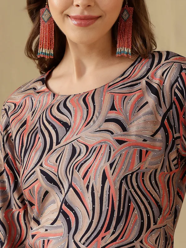 AMOUS-Elegant_Abstract_Wave_Printed_Straight_Kurti_with_3/4_Sleeves