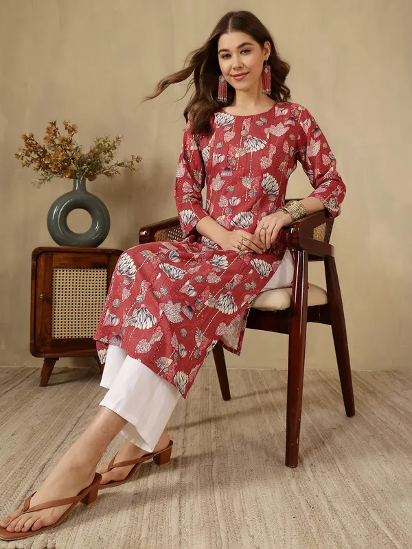 AMOUS-Classic_Blossom_Print_Round_Neck_Kurti_for_Women