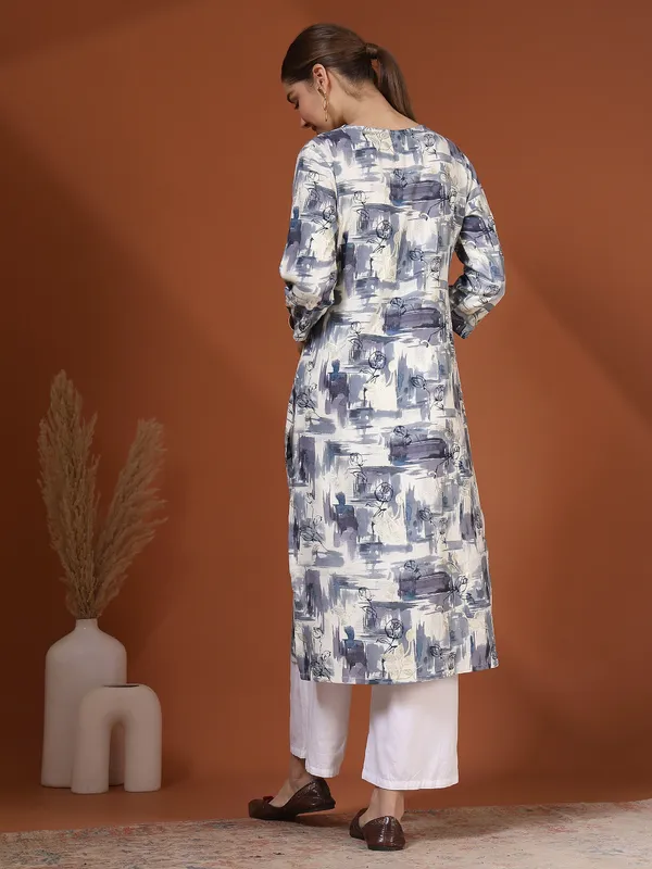 AMOUS-Elegant_Abstract_Printed_Straight_Kurti_with_3/4_Sleeves