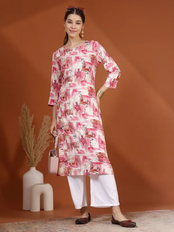 AMOUS-Elegant_Abstract_Printed_Straight_Kurti_with_3/4_Sleeves