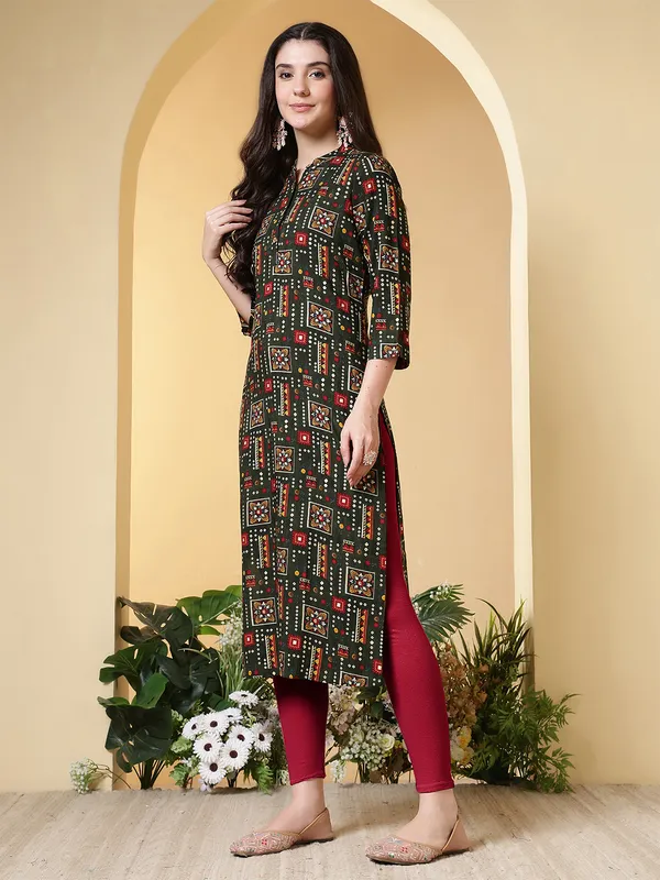 Green_Viscose_Rayon_Kurtis_For_Women