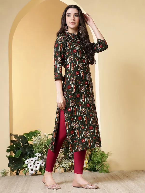 Green_Viscose_Rayon_Kurtis_For_Women
