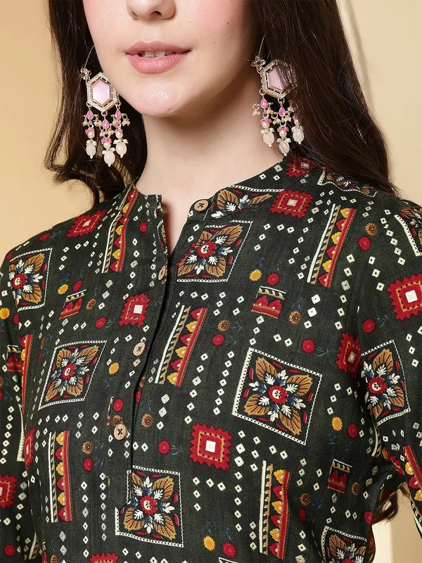 Green_Viscose_Rayon_Kurtis_For_Women