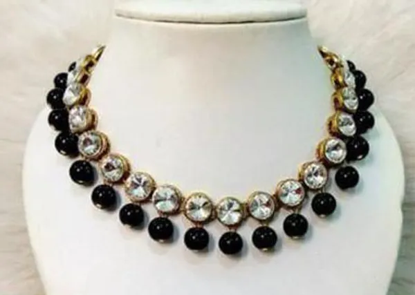 Viva_Jewels_Midnight_Elegance_Black_Bead_&_Kundan_Choker_–_Sophisticated_Single-Strand_Statement_Necklace_with_Polished_Accents
