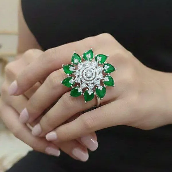 Viva_Jewels_925_Silver-Plated_Radiant_Emerald_&_CZ_Flower_Ring_–_Contemporary_Floral_Statement_Ring_with_Brilliant_Teardrop_Crystals
