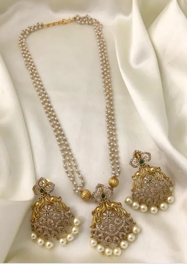 Golden_Brass_Premium_&_Elegant_Necklace_&_Earring_Set_For_Women