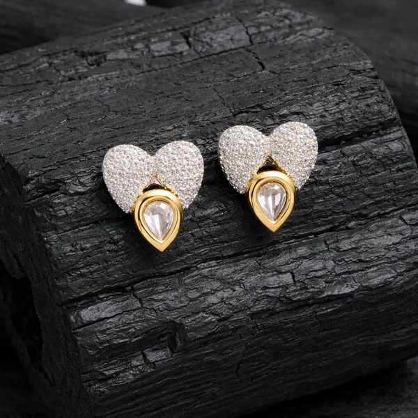 Viva_Jewels_Regal_Cream_Floral_Kundan_Studs_–_Handcrafted_Gold-Plated_Oversized_Ear_Studs_with_Intricate_Enamel_Detailing_and_Pearl_Border