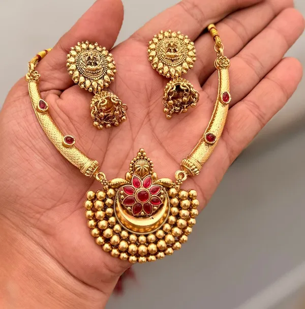 Viva_Jewels_Traditional_Gold-Plated_Hasli_Choker_Set_–_Antique_Matte_Finish_Temple_Jewelry_with_Floral_Kemp_Pendant_and_Matching_Jhumka_Earrings