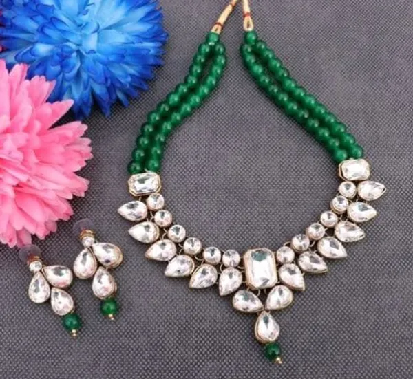 Viva_Jewels_Regal_Emerald-Green_Kundan_Choker_Set_–_Gold-Plated_Necklace_with_Matching_Statement_Earrings