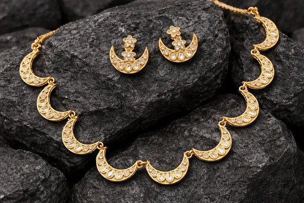 Viva_Jewels_Traditional_Gold-Plated_Chandbali_Motif_Choker_Set_–_Elegant_Crescent_Kundan_Necklace_with_Matching_Floral_Stud_Earrings