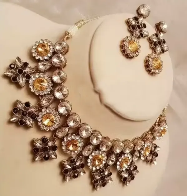 Viva_Jewels_Regal_Gold-Plated_Statement_Kundan_Necklace_Set_–_Grand_Floral_Choker_with_Champagne_and_Smoked_Topaz_Accents_and_Matching_Drop_Earrings