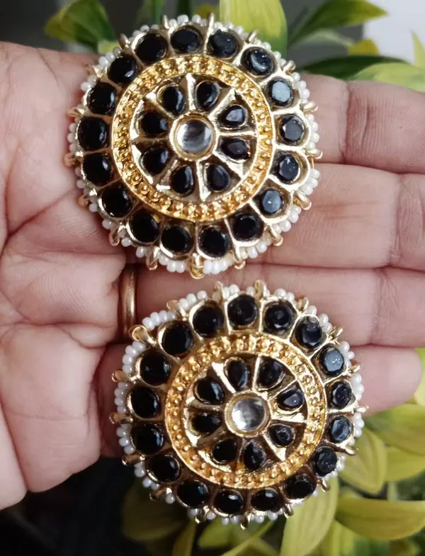 Viva_Jewels_Onyx-Black_Radiant_Sunburst_Studs_–_Gold-Plated_Circular_Statement_Earrings_with_Kundan_Center_and_Pearl_Border