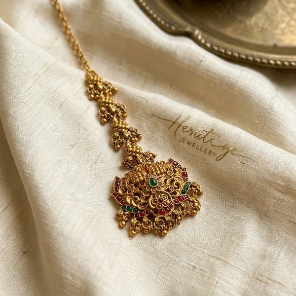 Viva_Jewels_Heritage_Matte_Gold_Micro-Plated_South_Indian_Bridal_Maang_Tikka_–_Ruby-Green_Kemp_Accented_Festive_Borla