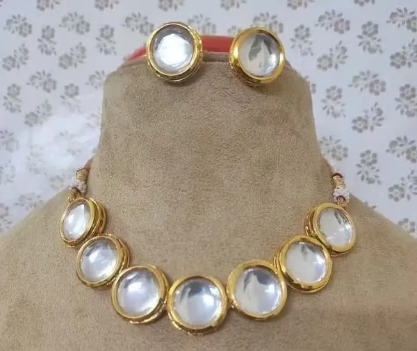 Viva_Jewels_Sovereign_Minimalist_Choker_Set_–_Gold-Plated_Large_Oversized_Kundan_Necklace_with_Matching_Solitaire_Studs