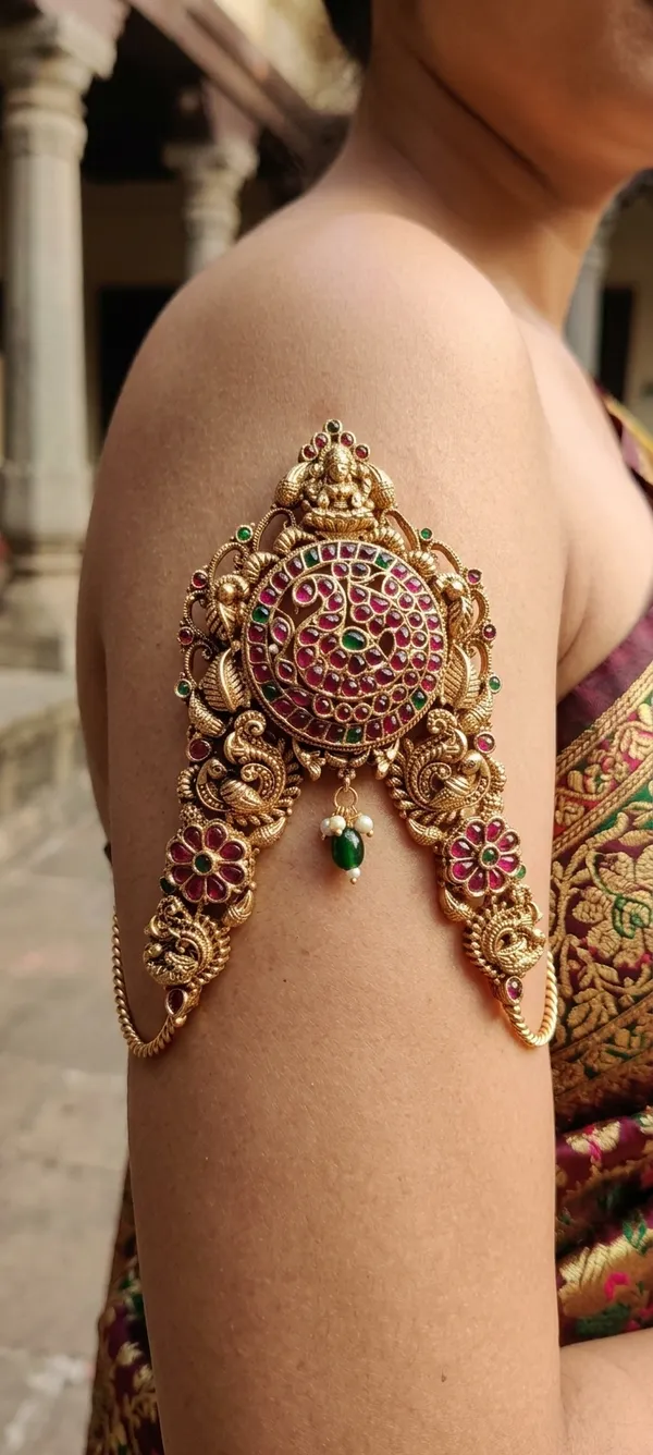 Viva_Jewels_Temple_Lakshmi_&_Peacock_Kemp_Antique_Gold_Bajuband_–_Gold_Plated_Ruby_&_Emerald_Stone_Vanki_Armlet_with_Adjustable_Chain