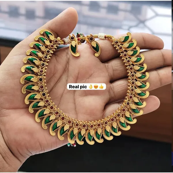 Viva_Jewels_Traditional_Antique_Gold-Plated_Manga_Malai_Necklace_Set_–_Classic_South_Indian_Mango_Motif_Choker_with_Emerald_Green_&_Ruby_Accent_Kemp_Stones_and_Matching_Drop_Earrings
