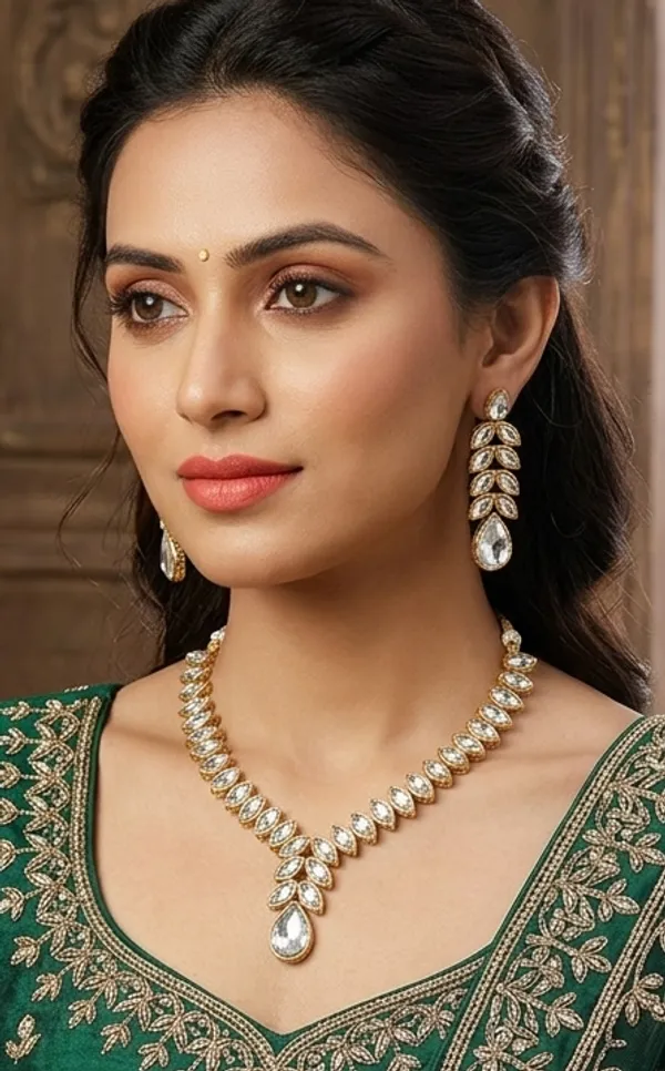 Viva_Jewels_Regal_Gold-Plated_White_Kundan_Choker_Set_–_Classic_Floral_Heritage_Necklace_with_Clear_Crystal_Droplets_and_Matching_Statement_Earrings