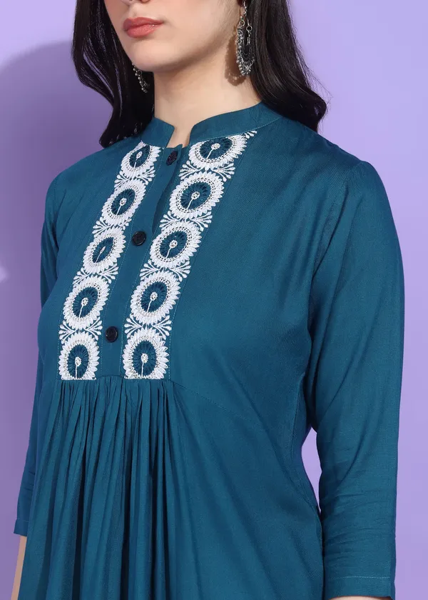 Rama_Green_Embroidered_Kurti_Rayon_For_Women