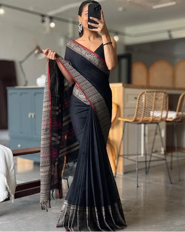 Black_Soundarya_Collection_And_Kalamkari_1_Meter_Matching_Blouse_Free_For_Women