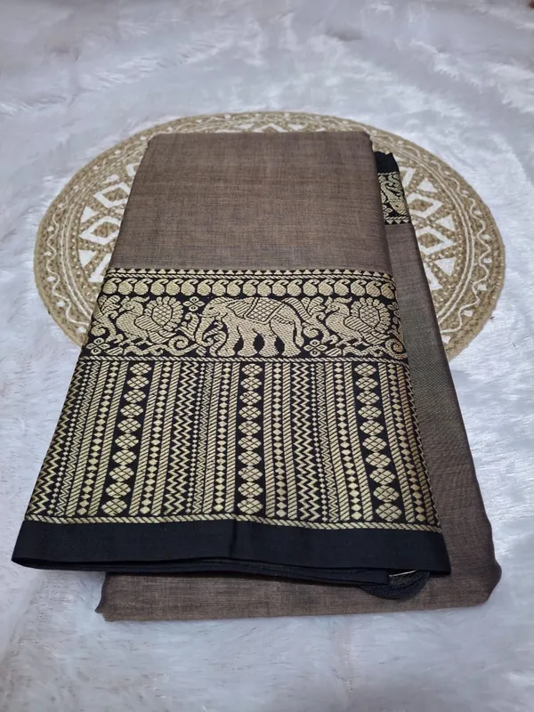 Beige_cream_narayanpeth_cotton_masarasaised_saree_big_border_saree