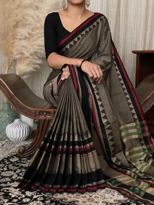 Beige_cream_with_skirt_border_narayanpeth_cotton_masarasaised_saree
