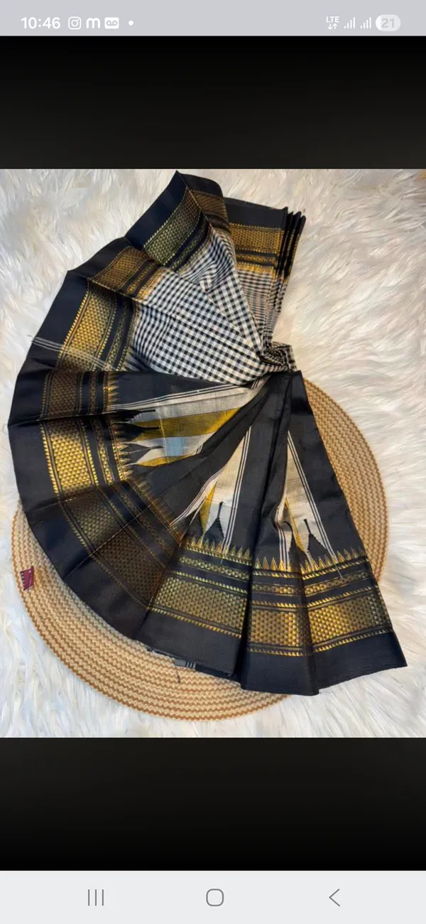 Small_Checks_Ilakal_pure_silk_cotton_saree_with_Tope_Teni_Pallu._Original_Quality.