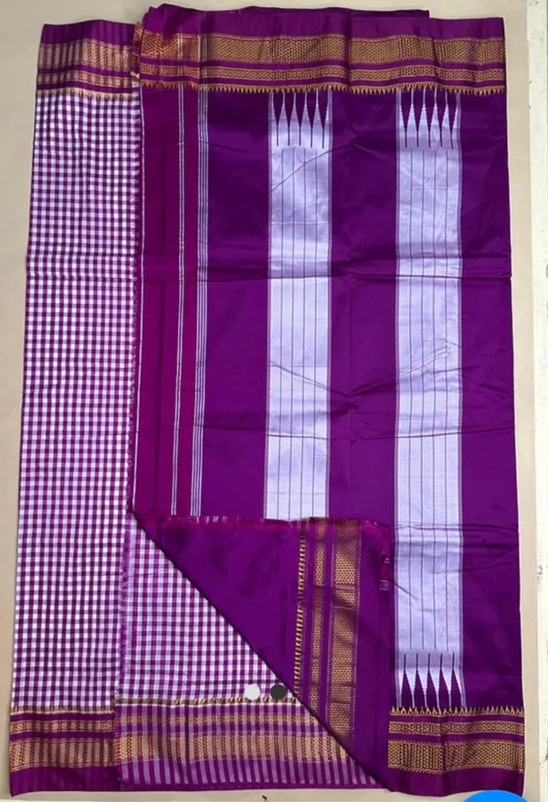 Small_Check_Cotton_Silk_Saree_With_Tope_Teni_Pallu_-_Original_Quality