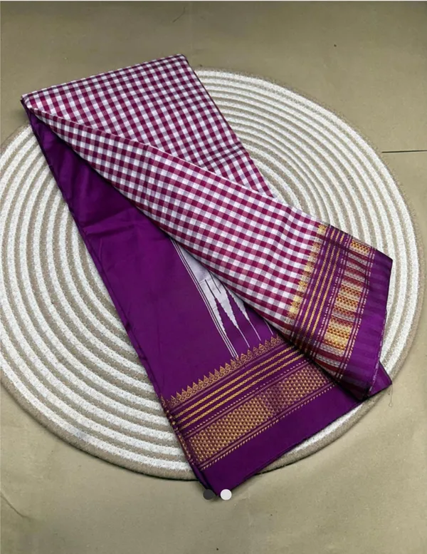 Small_Check_Cotton_Silk_Saree_With_Tope_Teni_Pallu_-_Original_Quality