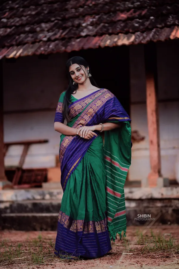 SHAILOO_-_Moss_green_narayanpeth_cotton_masarasaised_saree_with_running_blouse_for_women.