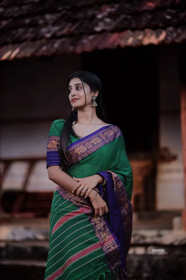 SHAILOO_-_Moss_green_narayanpeth_cotton_masarasaised_saree_with_running_blouse_for_women.