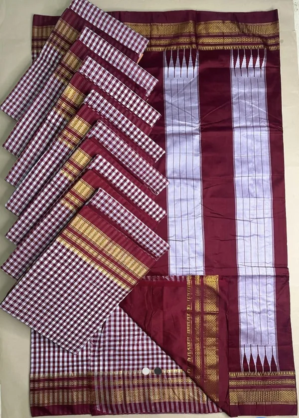 Small_Check_Cotton_Silk_Saree_With_Tope_Teni_Pallu_-_Original_Quality