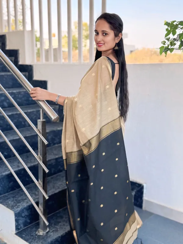 Beige_with_black_pallu_maheshwari_cotton_silk_saree