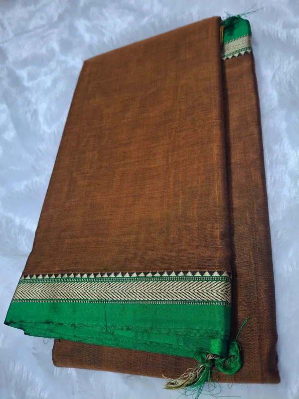 Amber_Brown_Gouthami_Narayanpet_CottonMasarasaised__Saee_With_Kalamkari_1_Meter_Matching_Blouse_Free_For_Women