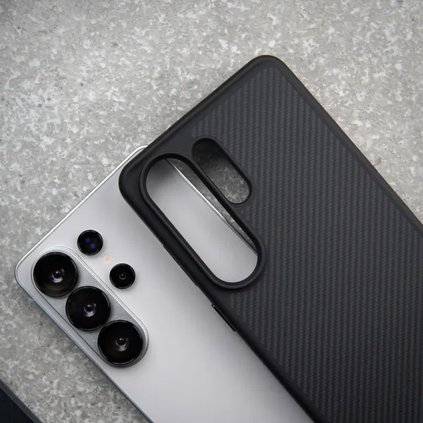 Black_Carbon_Fiber_Textured_Matte_Magnetic_Protective_Back_Cover_Case_For_S26Ultra