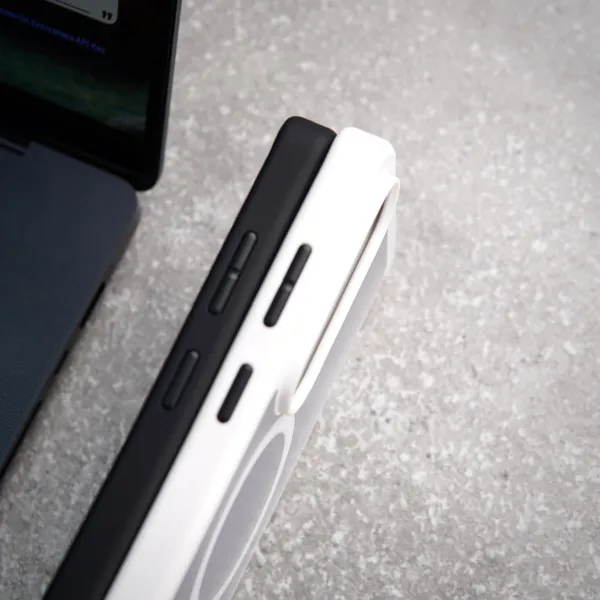 Black_And_White_Wireless_Charging_Magnetic_Transparent_With_Black_Border_Shockproof_Back_Cover_Case_For_S26Ultra