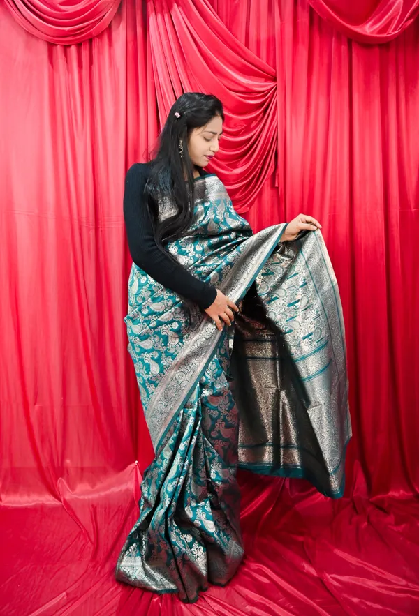 Regal_Teal_Banarasi_Silk_Saree_With_Gold_Zari_Brocade