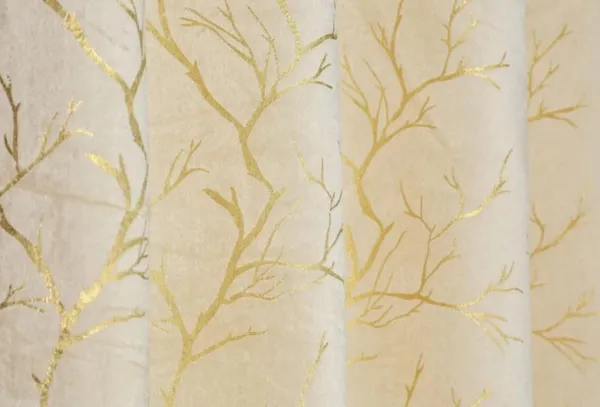 LAVYA_CREATIONS.PACK_OF_TWO_CURTAINS.VELVET_FOIL.CREAM.