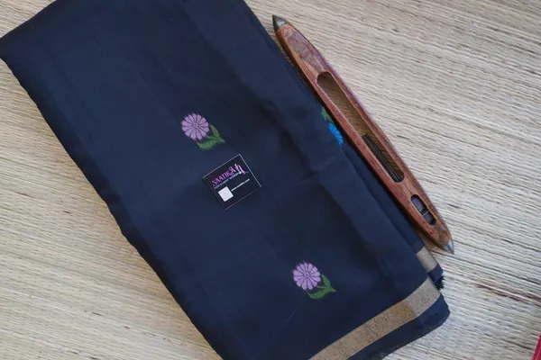 Black_color_Thread_work_Soft_Cotton_Saree