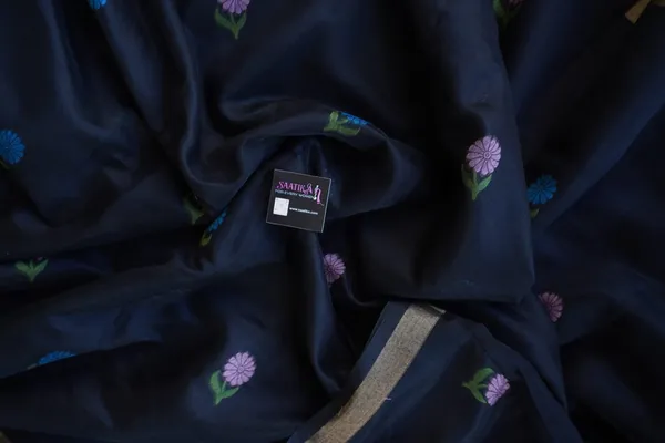 Black_color_Thread_work_Soft_Cotton_Saree