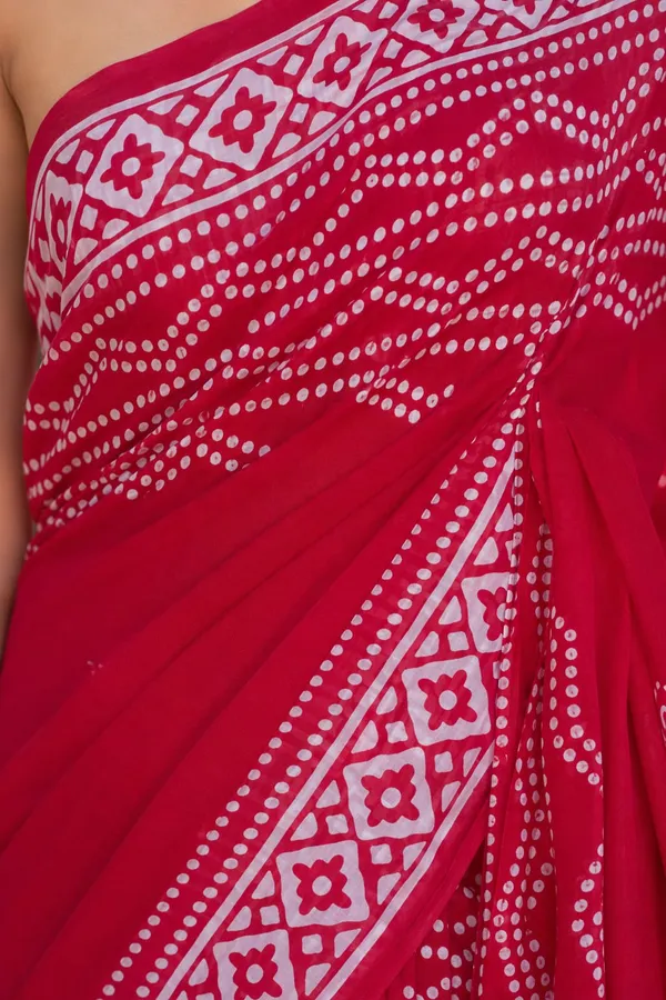 Red_color_Bandani_Design_Printed_Mulmul_Cotton_Saree