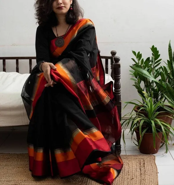 Black_color_Handloom_Cotton_Silk_Maheshwari_Design_Saree