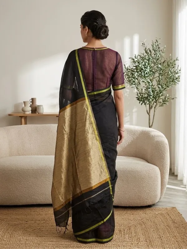 Black_color_Handloom_Cotton_Silk_Saree_with_Ghecha_Pallu.