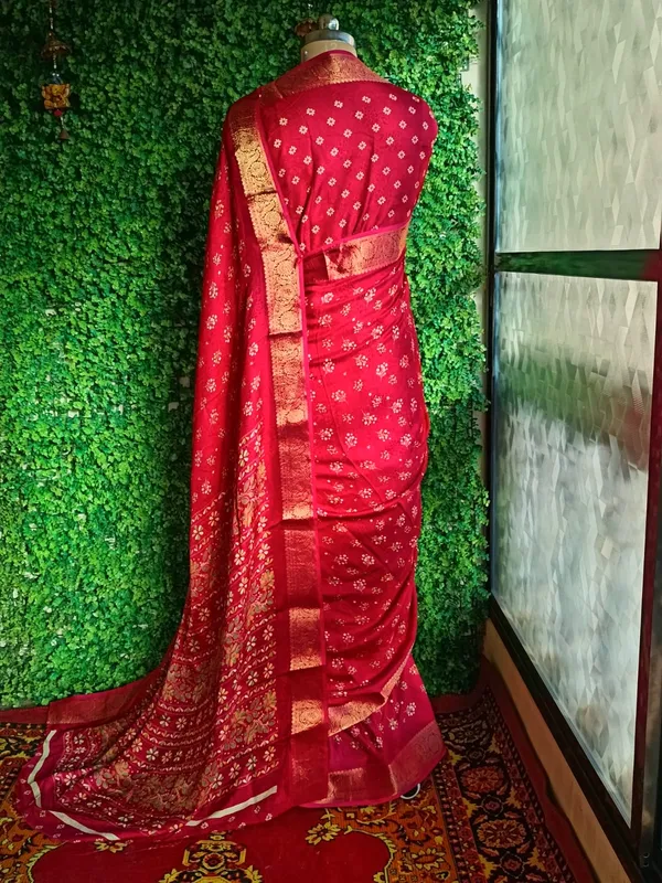 Deep_Pink_color_Premium_Heavy_Mash_Mellow_Saree_with_High_Quality_Zari_Weaving_Border.