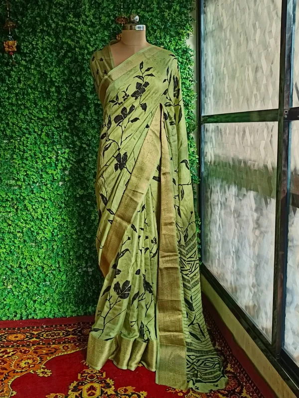 Pastel_Green_color_Premium_Heavy_Mash_Mellow_Saree_with_High_Quality_Zari_Weaving_Border.